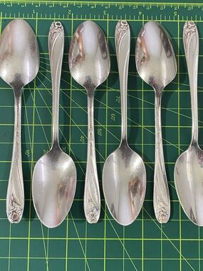 6 Vintage Daffodil Silver Plated Spoons 1847 Rogers Bros IS not Sterling